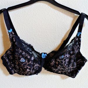 NWOT- Black Flower Bra